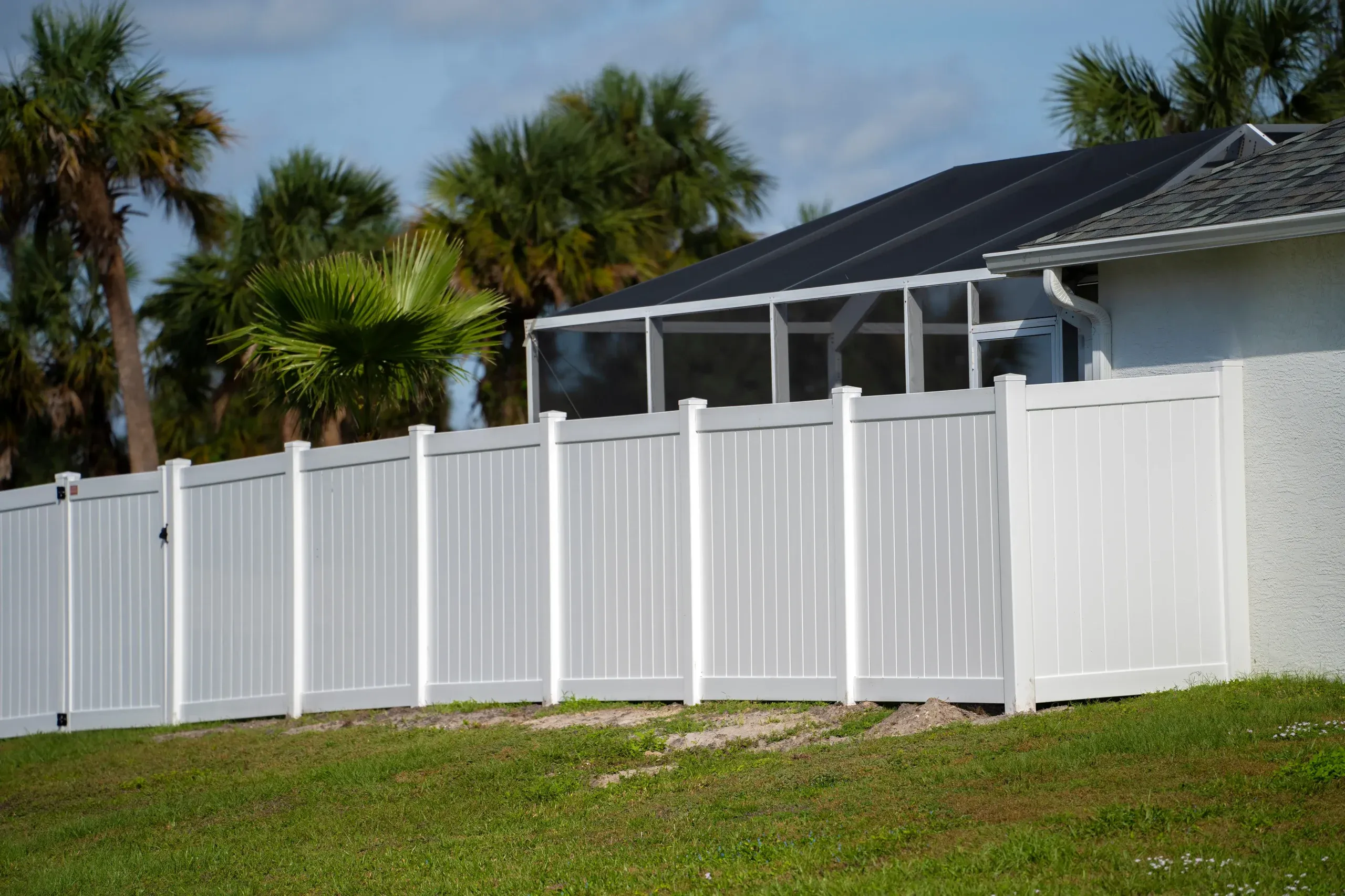 Customizable Pvc Fence Vinyl Fencing - Snapper Construction