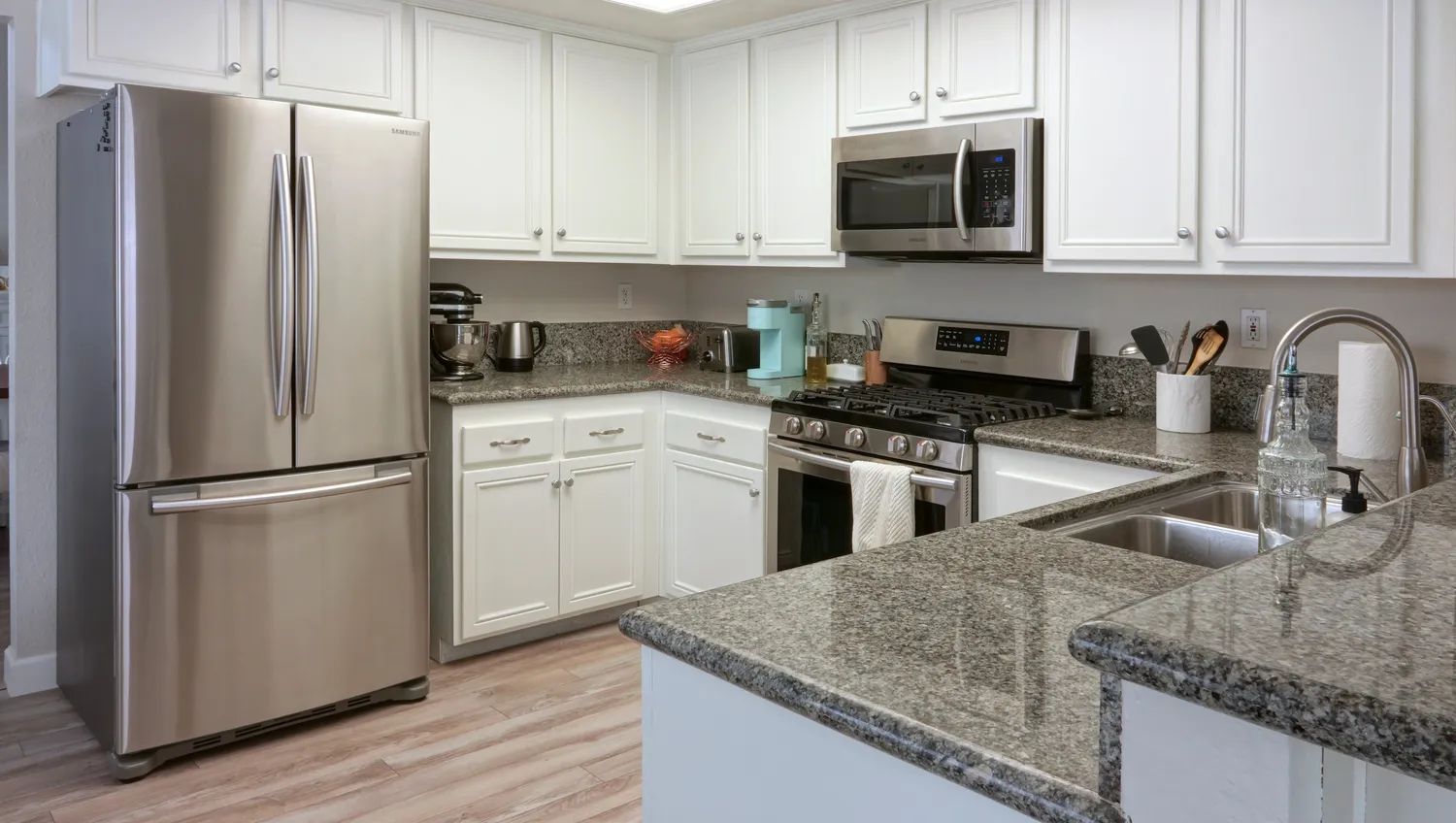 Kitchen Remodeling Near You | NEW LOOK HOME REMODELING